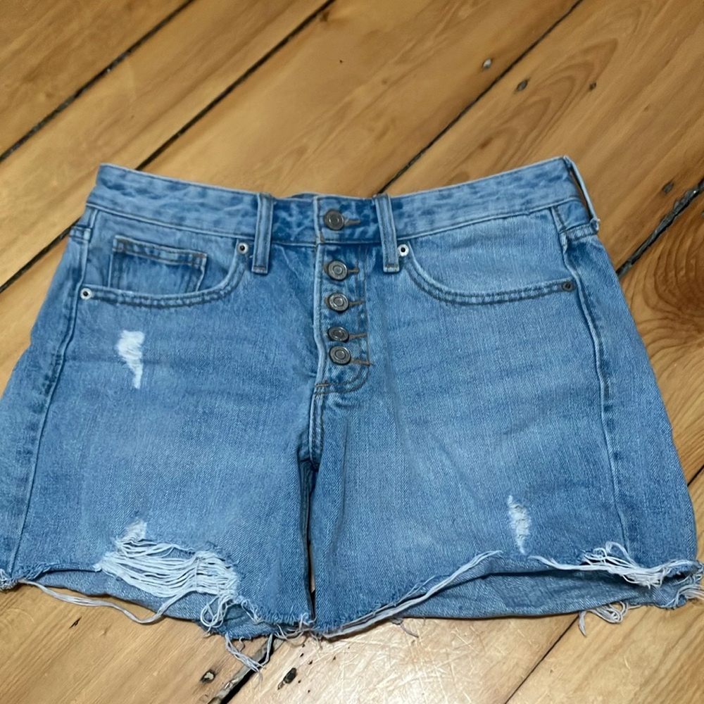5 inch Inseam Frayed Light Jean Shorts